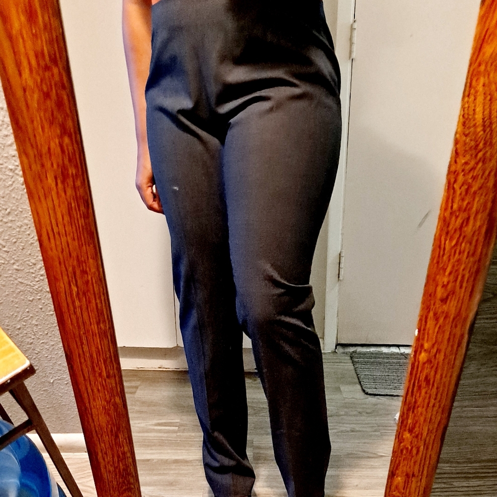 Neiman Marcus Size 8 Grey